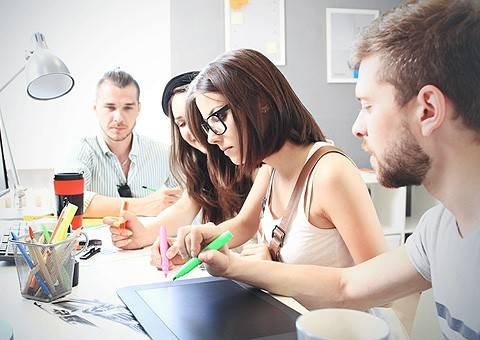 目前，還有很多的營(yíng)銷策劃企業(yè)